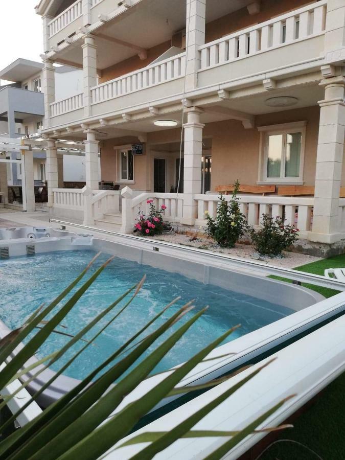 Guesthouse Villa Jurisic Novaglia Esterno foto
