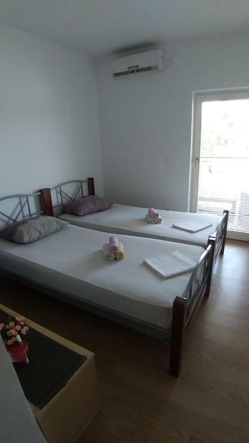 Guesthouse Villa Jurisic Novaglia Esterno foto